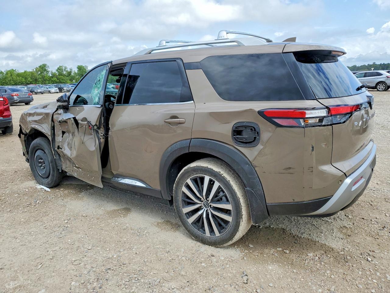 2024 Nissan Pathfinder Platinum - Фото 2