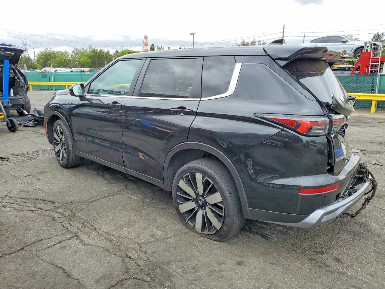 2025 Mitsubishi Outlander Se - Фото 2