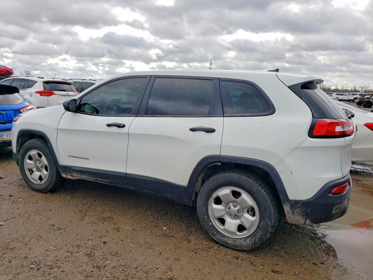 2015 Jeep Cherokee Sport - Фото 2