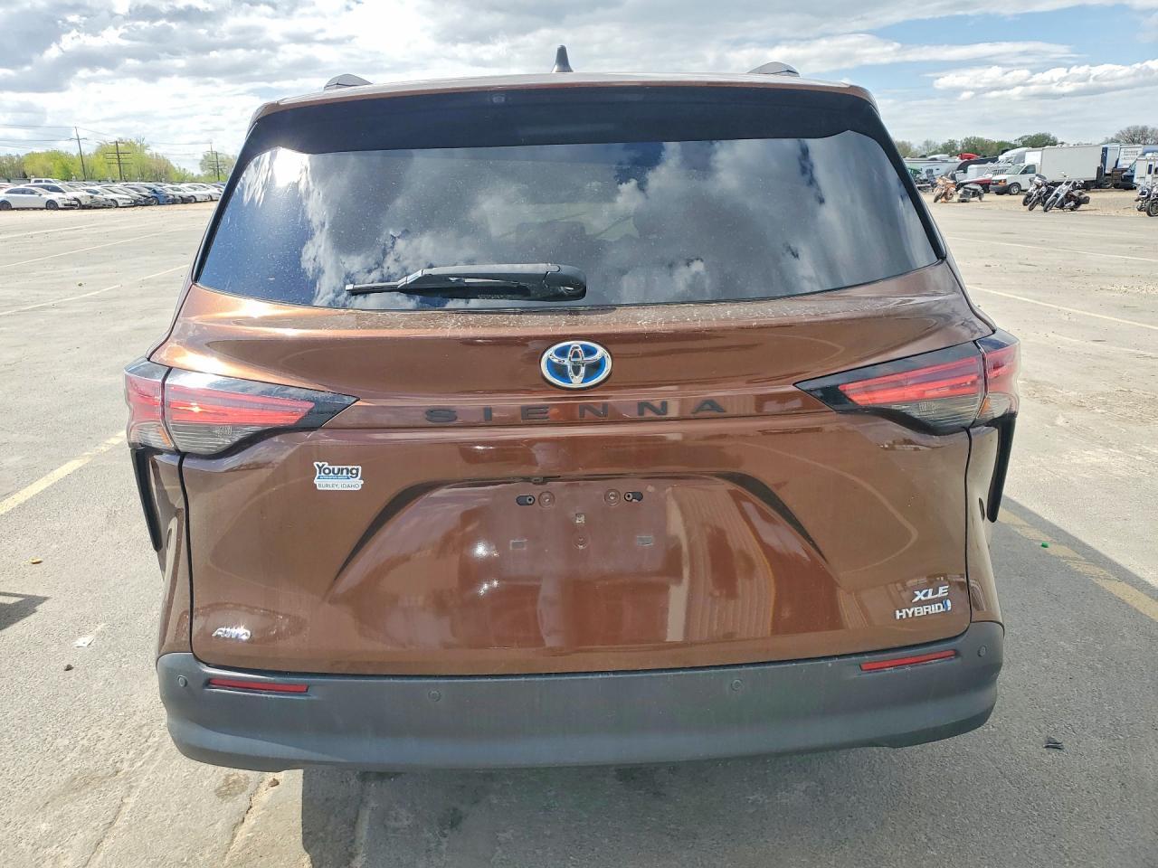 2022 Toyota Sienna Xle - Фото 6