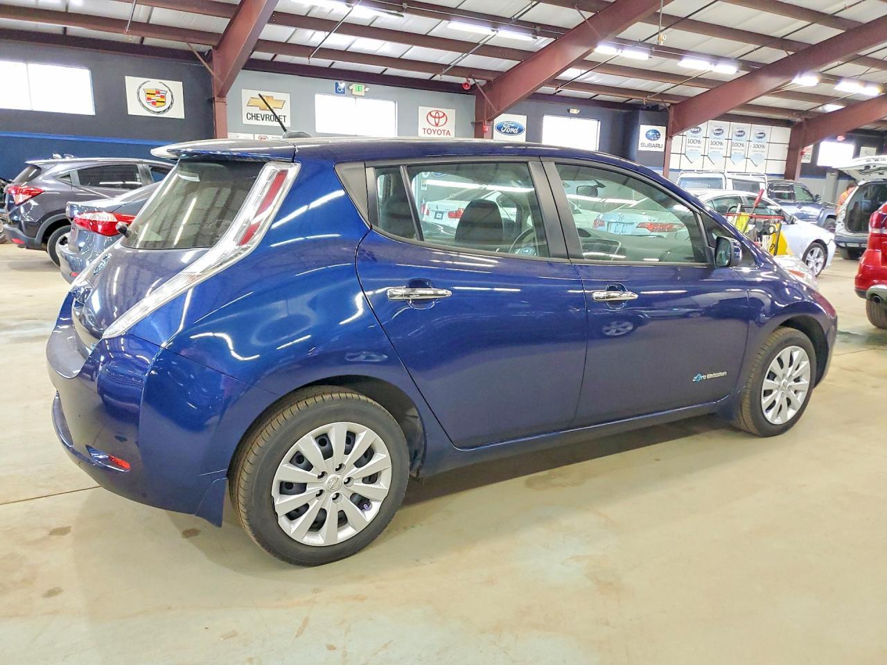 2017 Nissan Leaf S - Фото 3