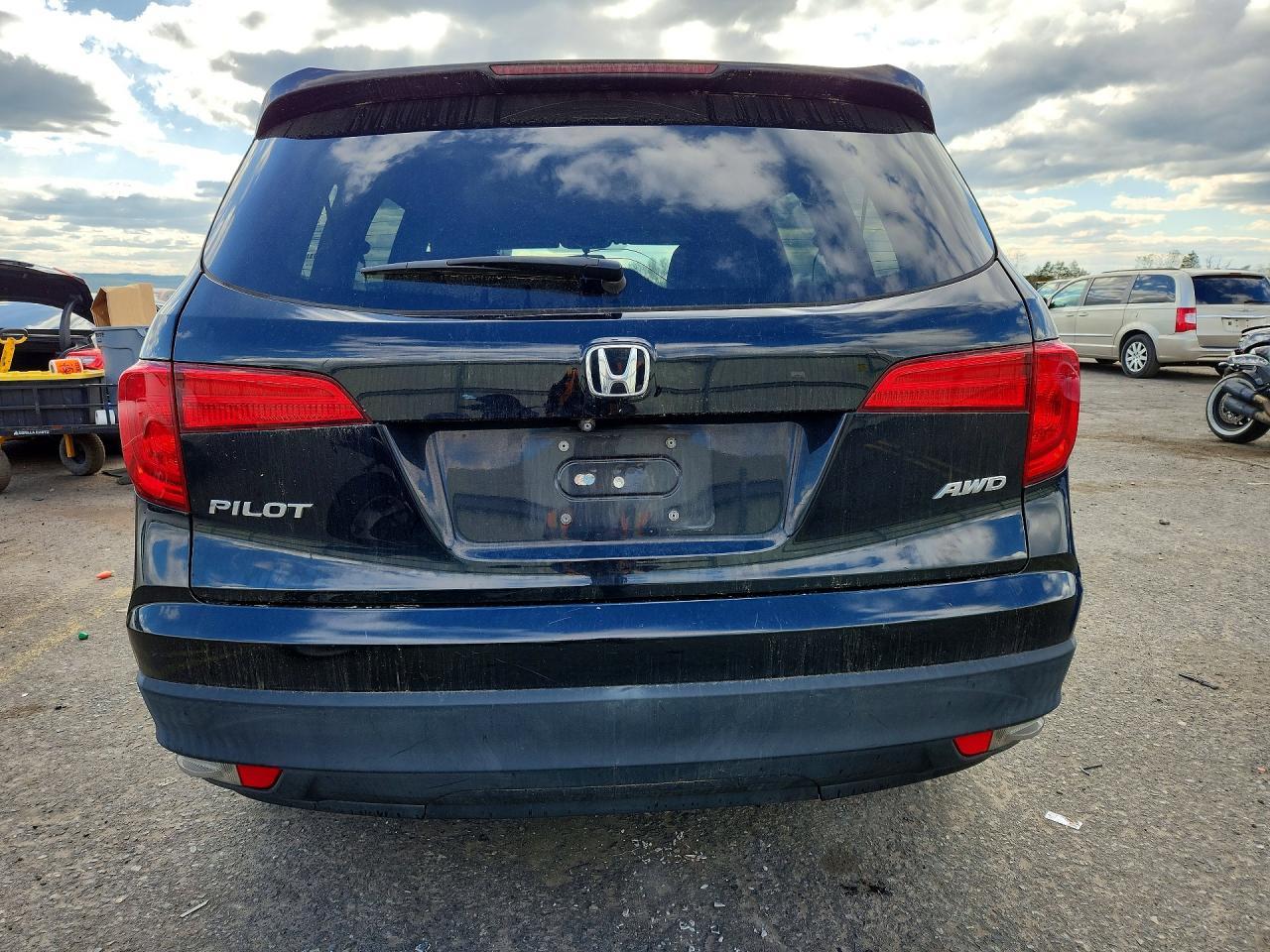 2017 Honda Pilot Ex - Image 6