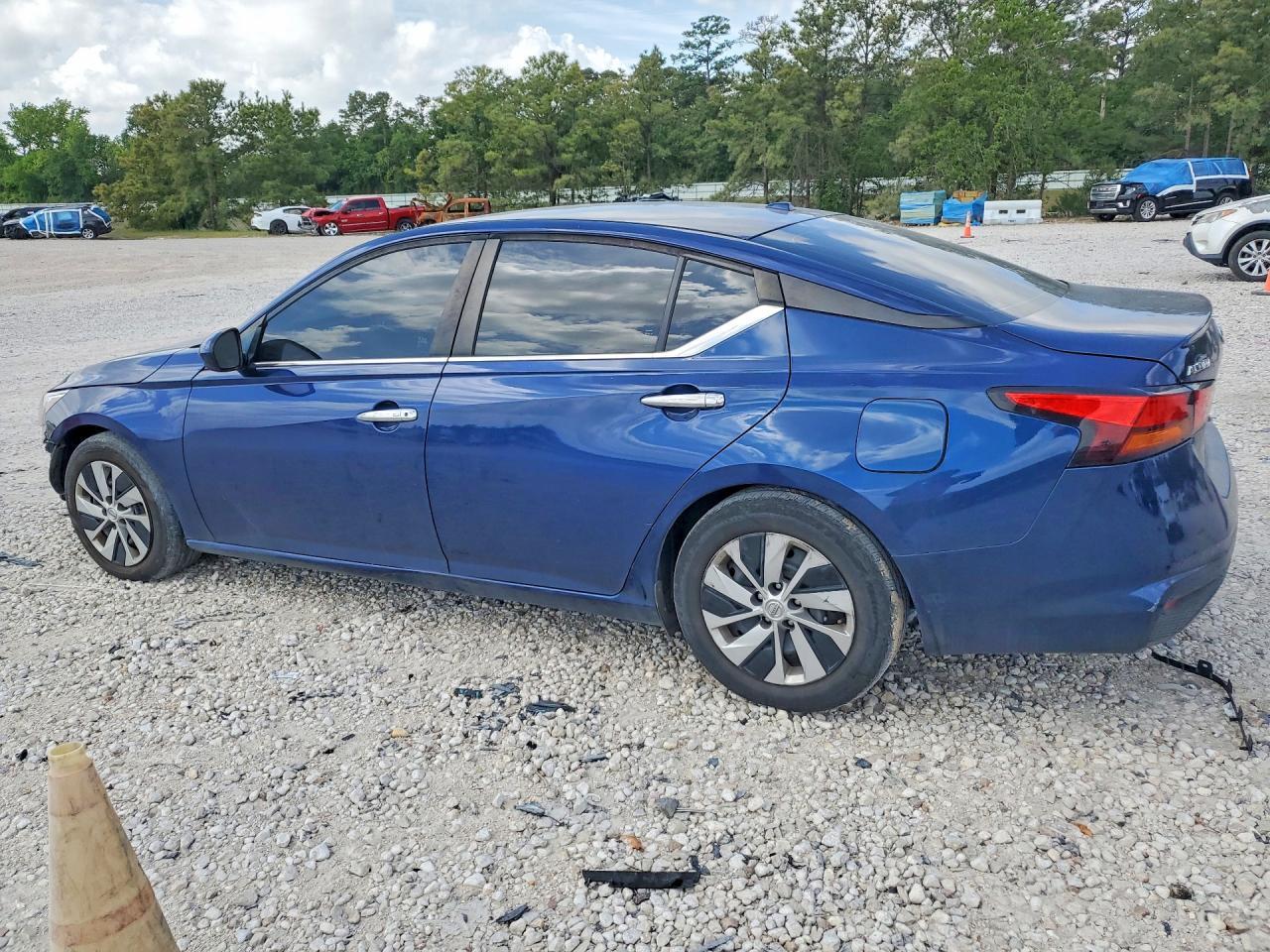 2019 Nissan Altima 2.5 S - Фото 2