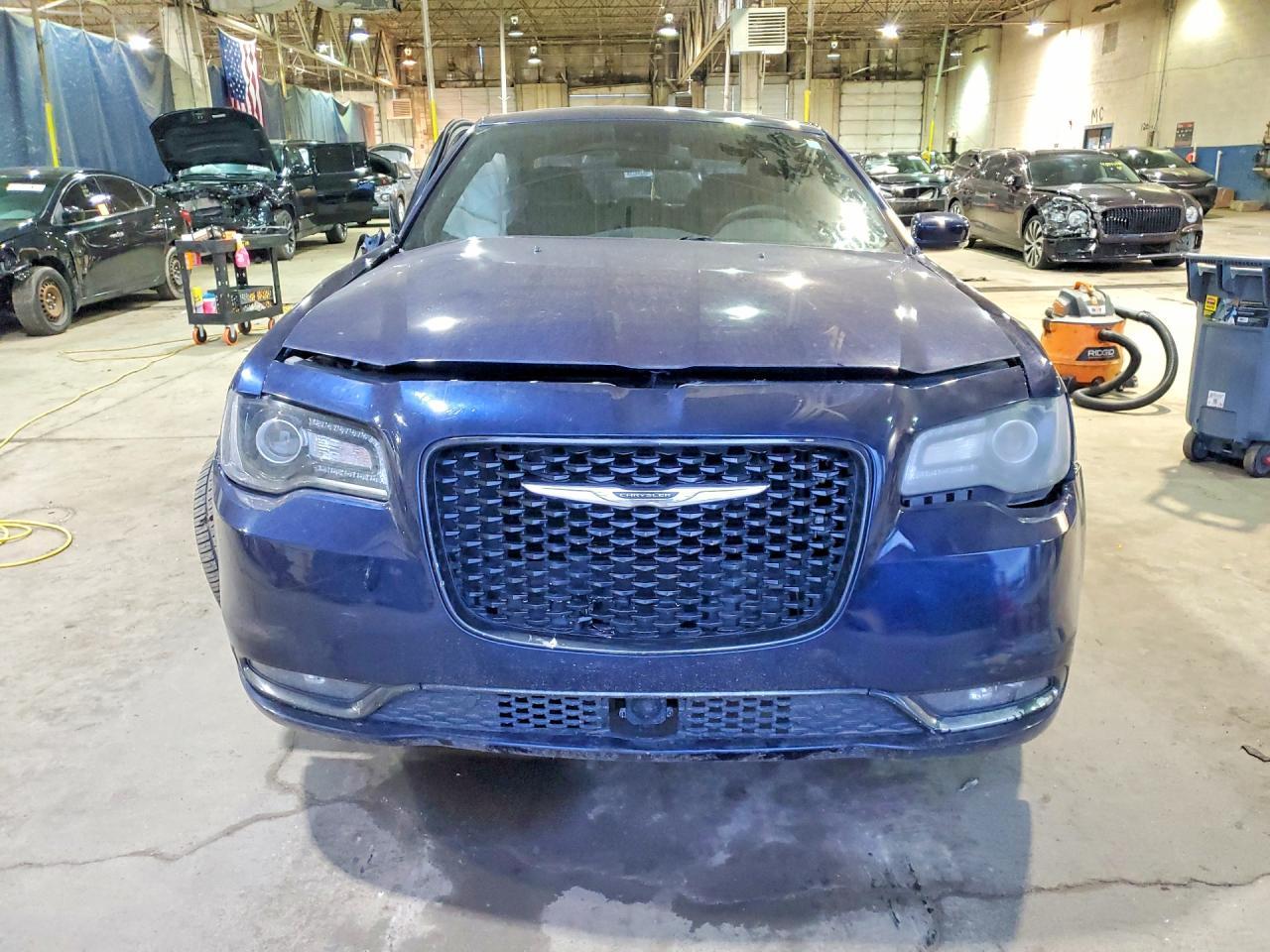2015 Chrysler 300 S - Фото 5
