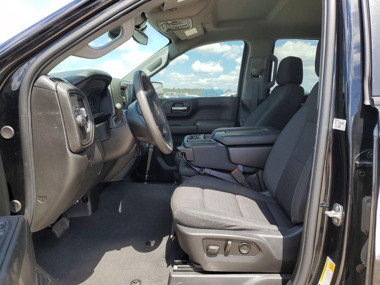 2024 Chevrolet Silverado Custom - Фото 7