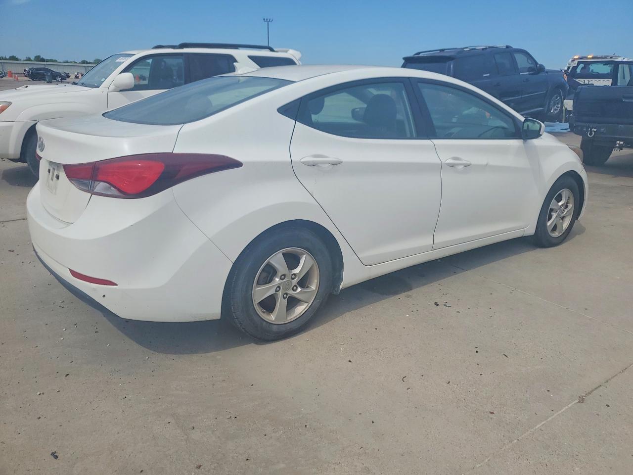2014 Hyundai Elantra Se - Image 3