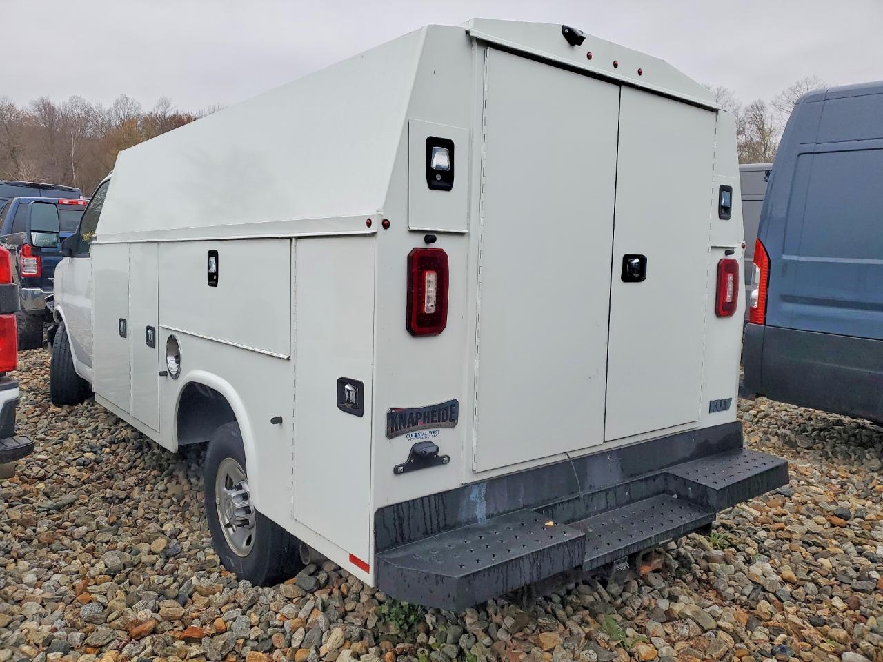 2023 Chevrolet Express G3500 - Фото 2