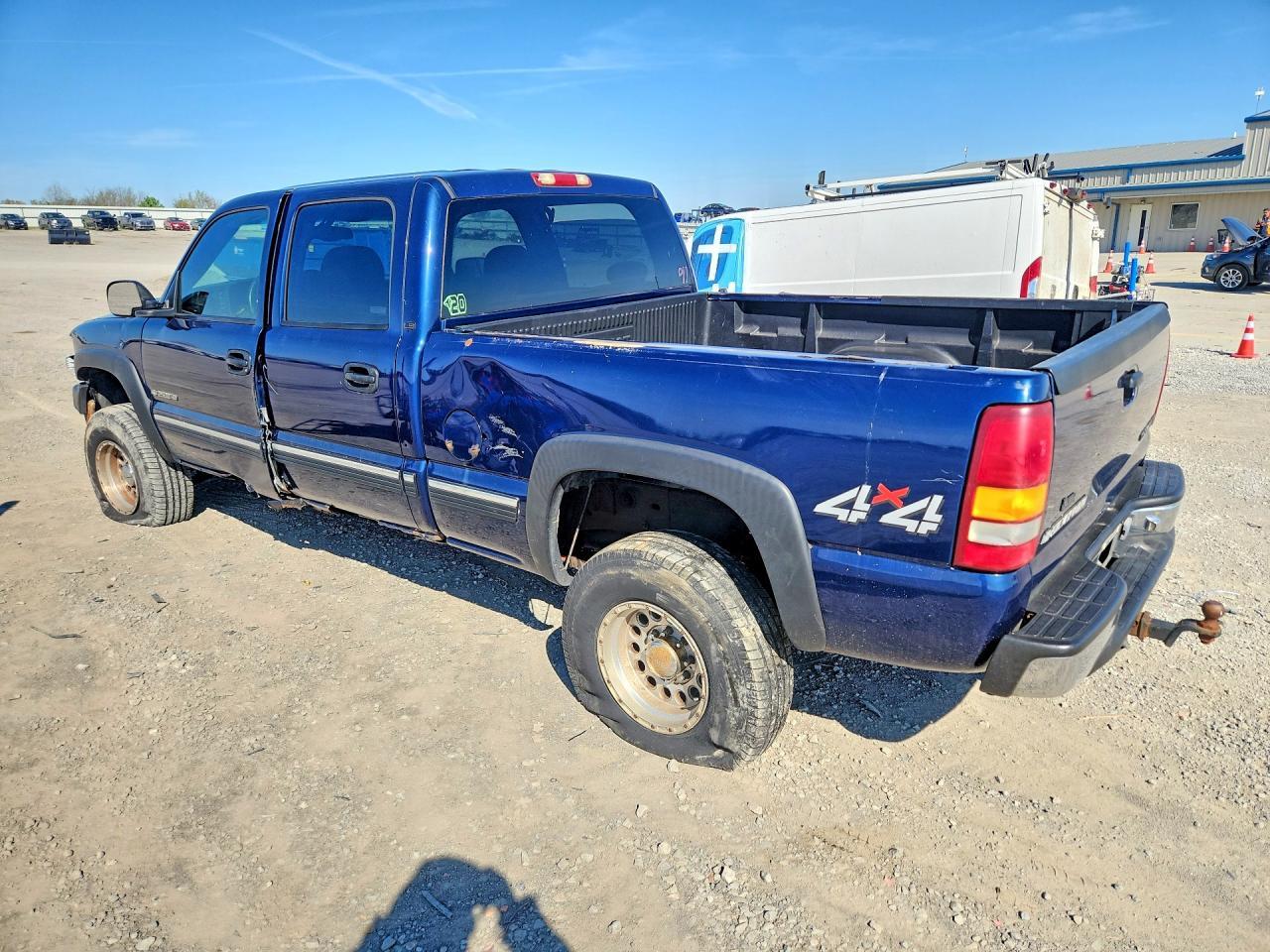 2001 Chevrolet Silverado K2500 Heavy Duty - Image 2