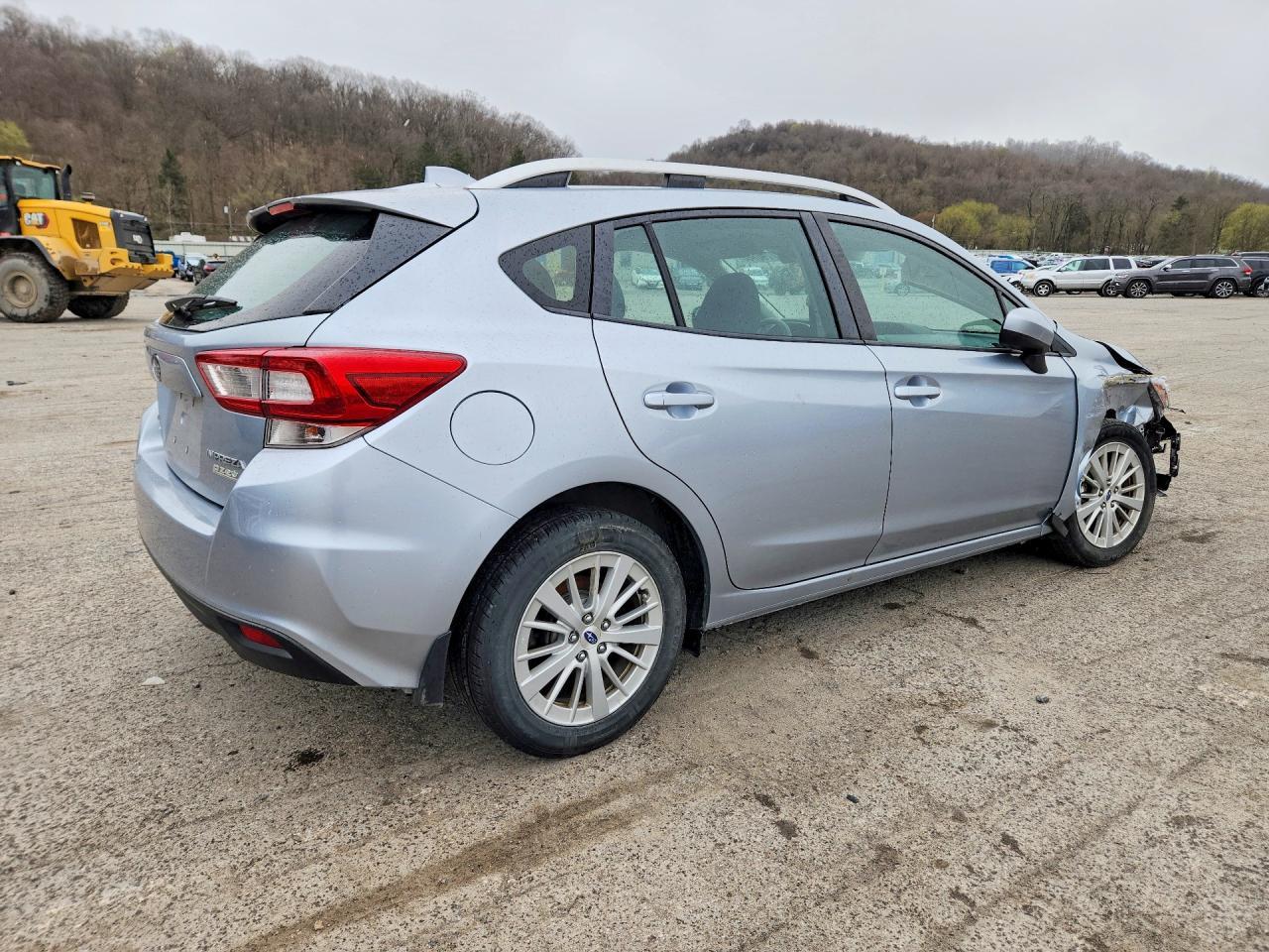 2017 Subaru Impreza Premium Plus - Фото 3