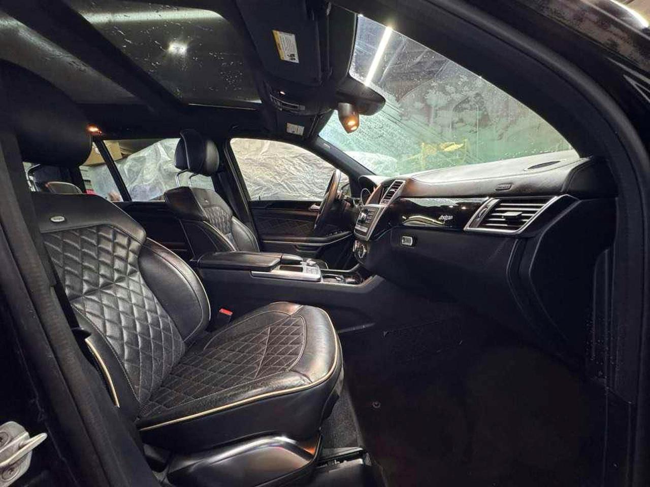 2014 Mercedes-Benz Gl 550 4Matic - Image 5