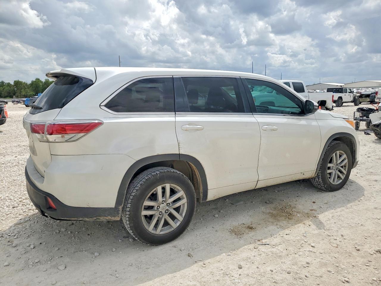2014 Toyota Highlander Le - Фото 3
