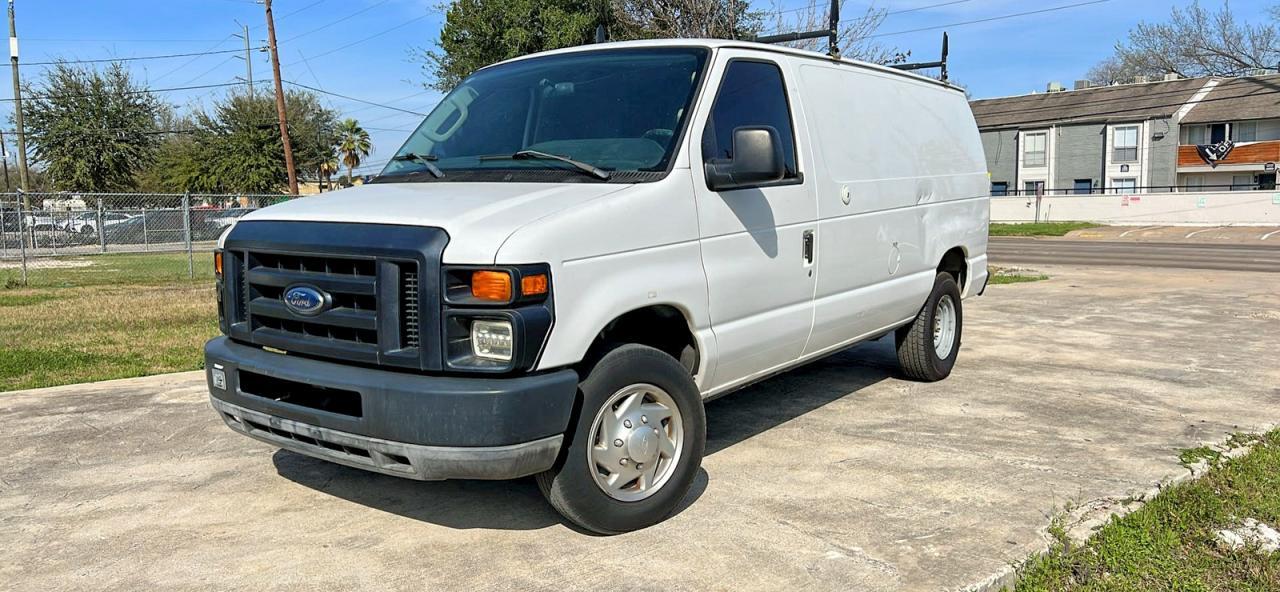2010 Ford Econoline E250 Van - Фото 2