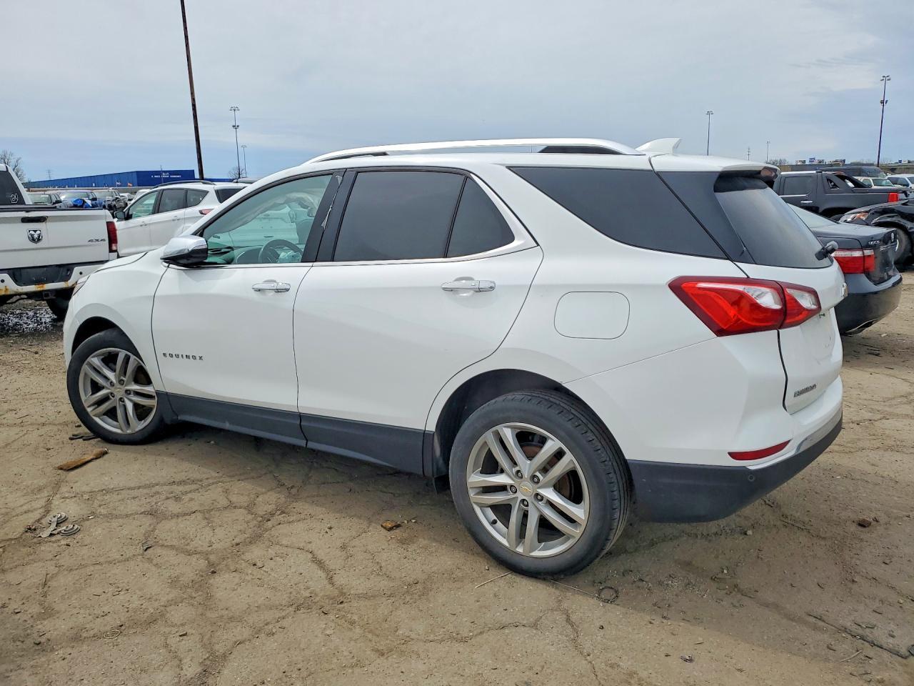 2019 Chevrolet Equinox Premier - Фото 2