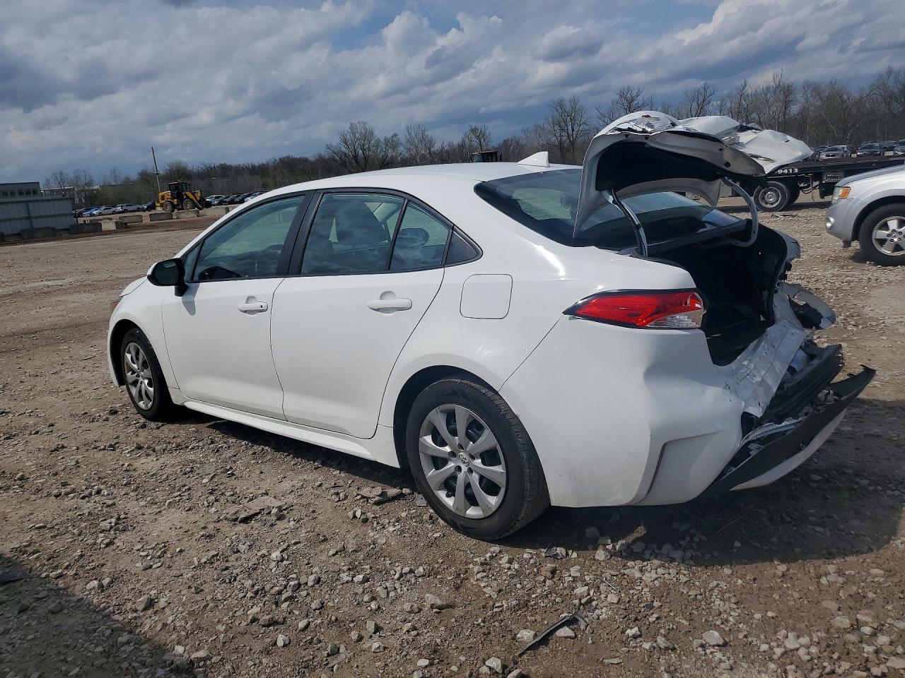 2022 Toyota Corolla Le - Фото 2