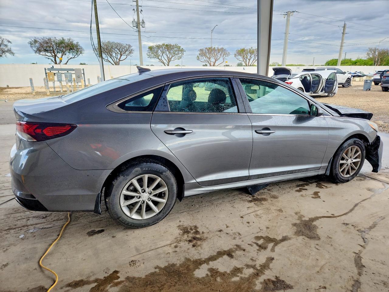 2019 Hyundai Sonata Se - Фото 3