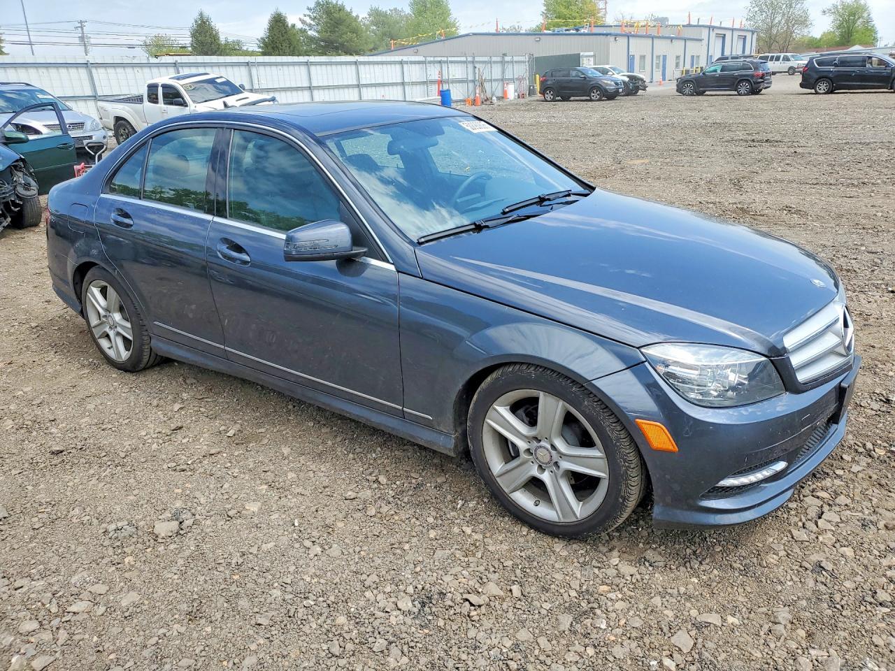 2011 Mercedes-Benz C 300 4Matic - Фото 4