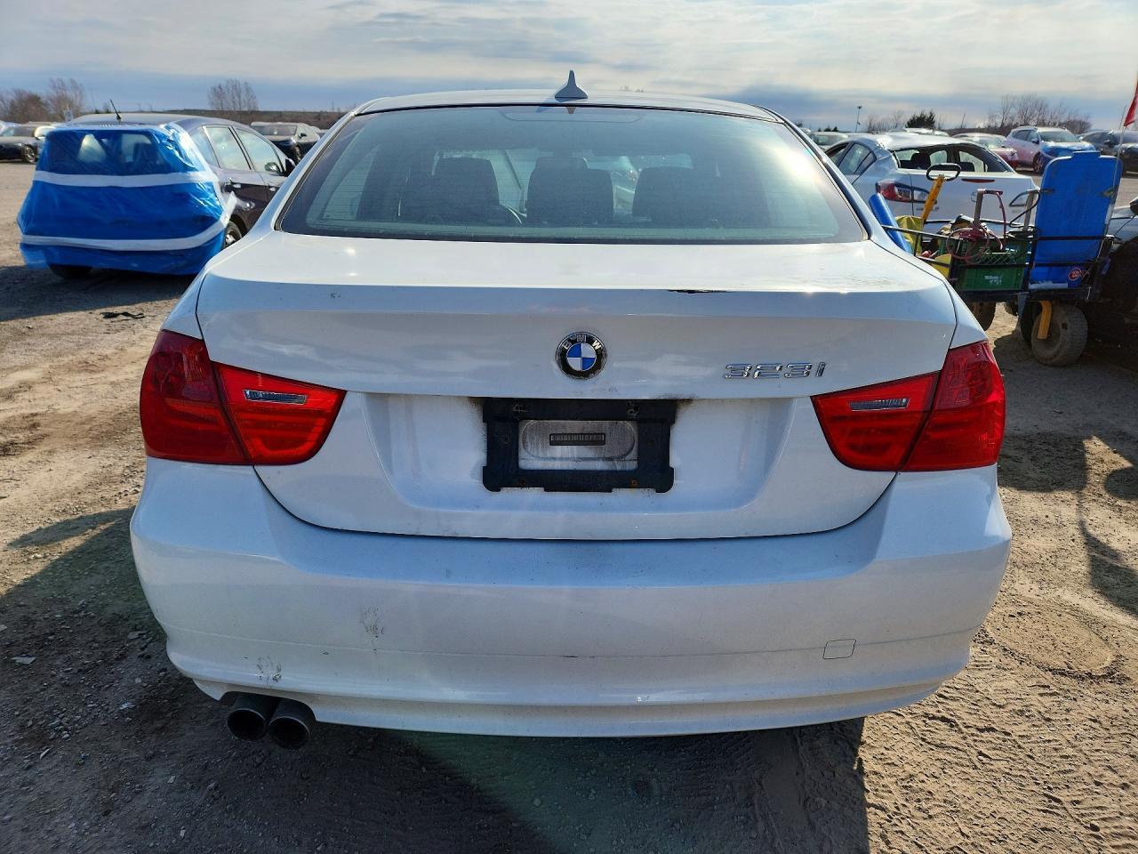 2010 BMW 323 I - Фото 6