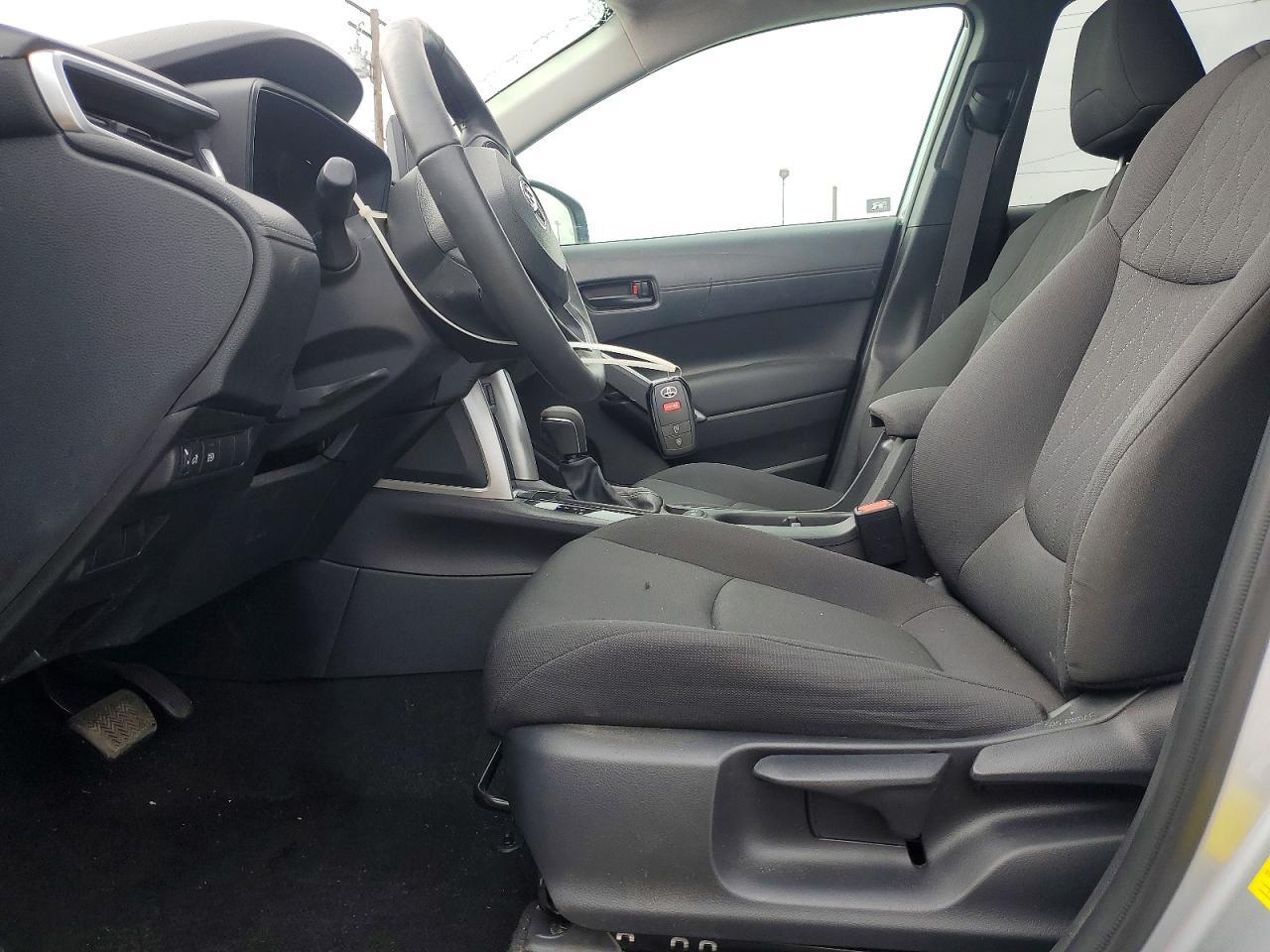 2024 Toyota Corolla Cross Le - Фото 7