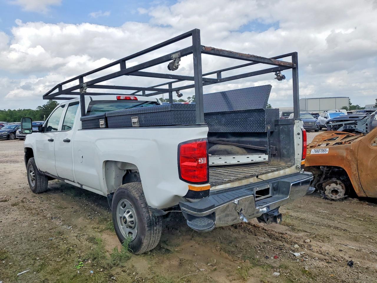 2019 Chevrolet Silverado C2500 Heavy Duty - Image 2