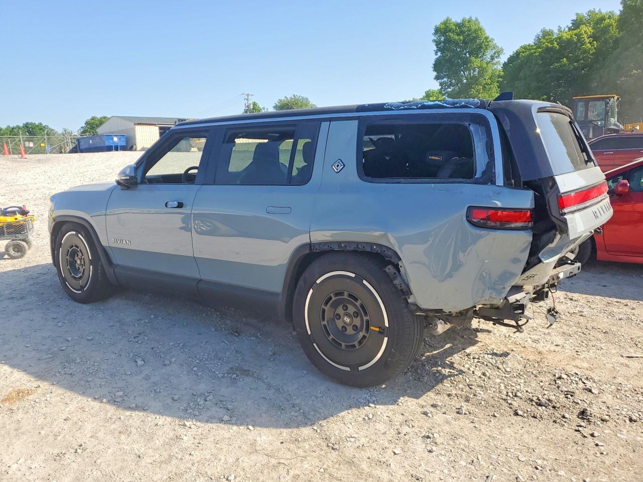 2025 Rivian R1S Adventure - Фото 2