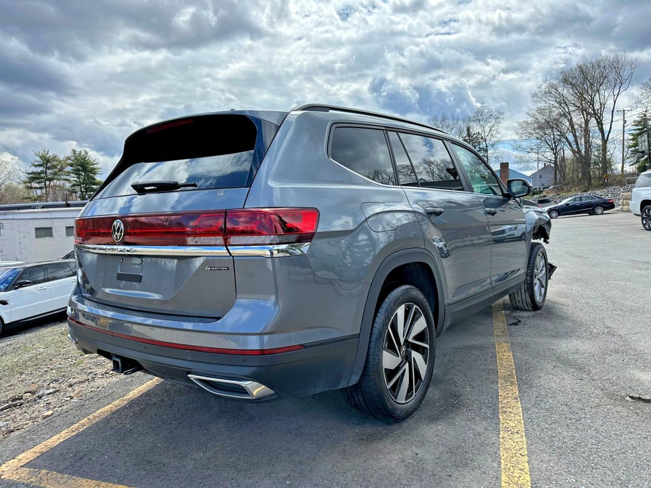 2025 Volkswagen Atlas Se - Фото 3