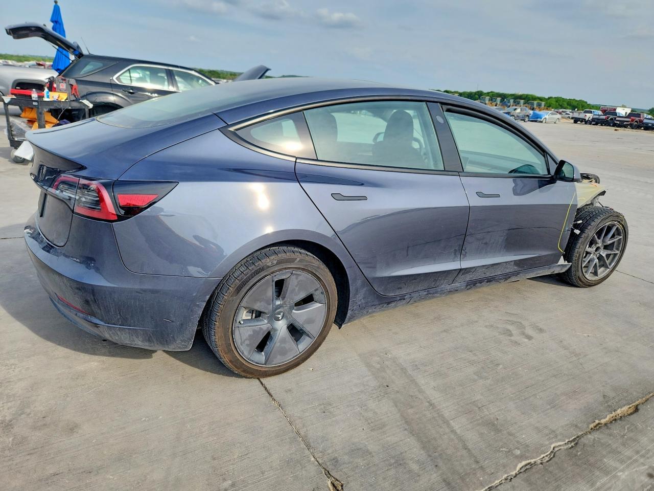 2023 Tesla Model 3 - Фото 3