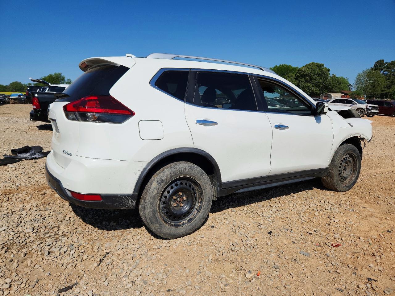 2020 Nissan Rogue Sv - Фото 3