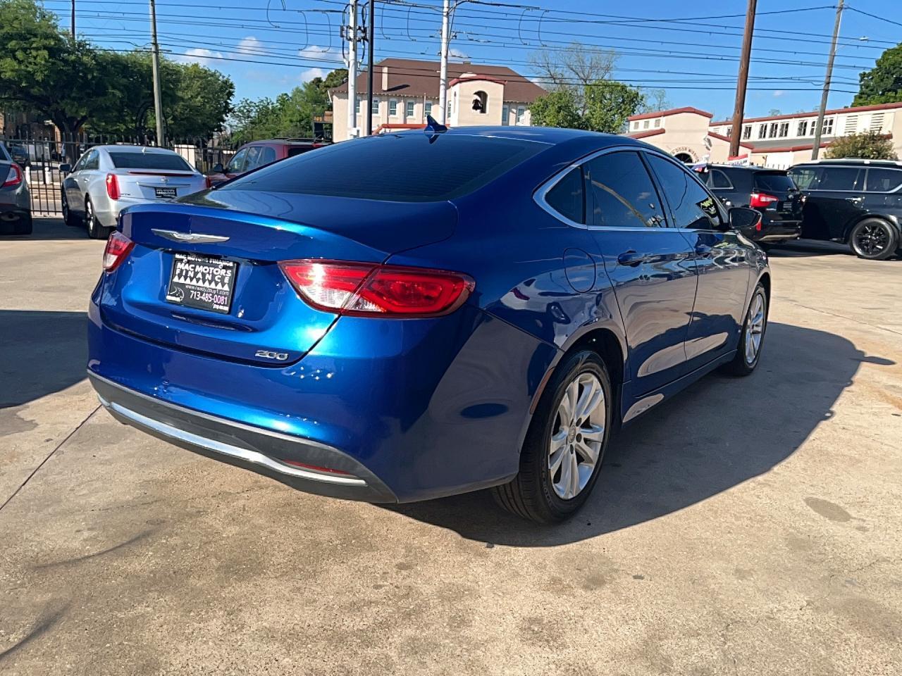2016 Chrysler 200 Limited - Фото 4