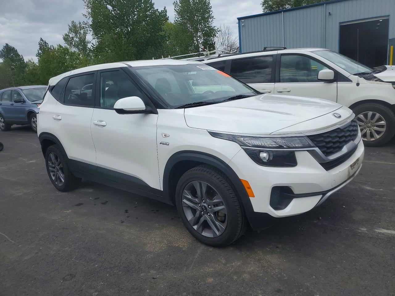 2022 Kia Seltos Lx - Image 4