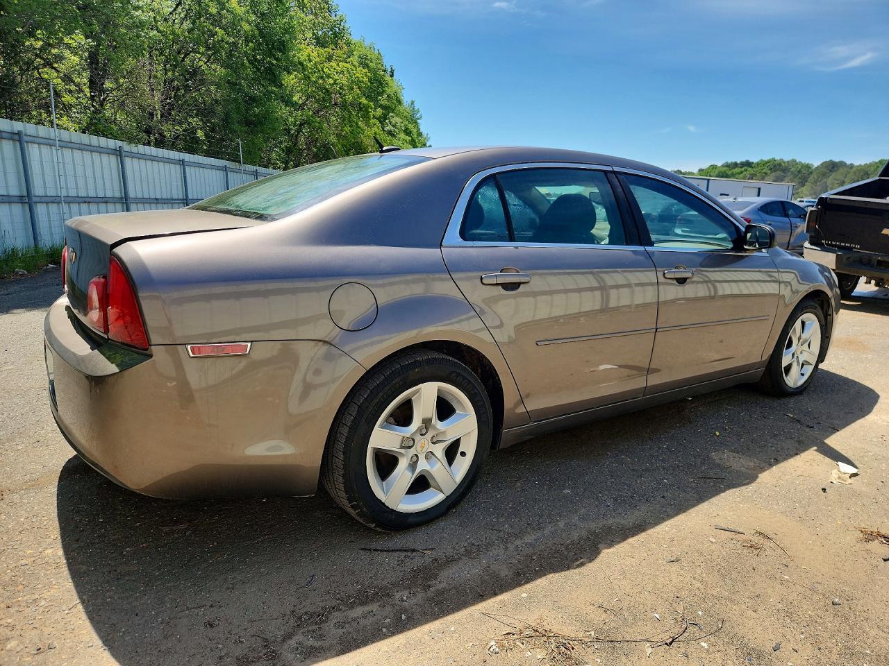 2011 Chevrolet Malibu Ls - Фото 3