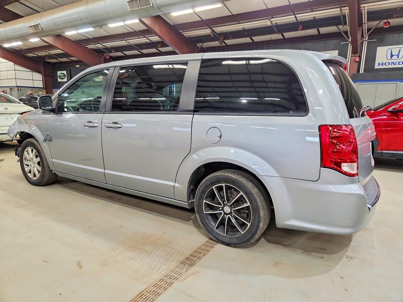 2018 Dodge Grand Caravan Se - Image 2