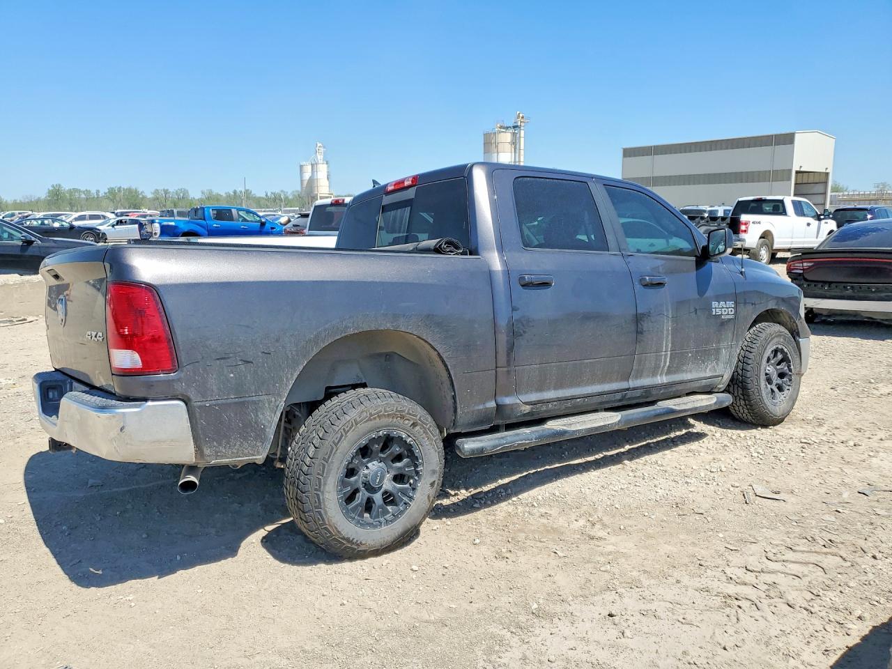 2019 Ram 1500 Classic Slt - Фото 3