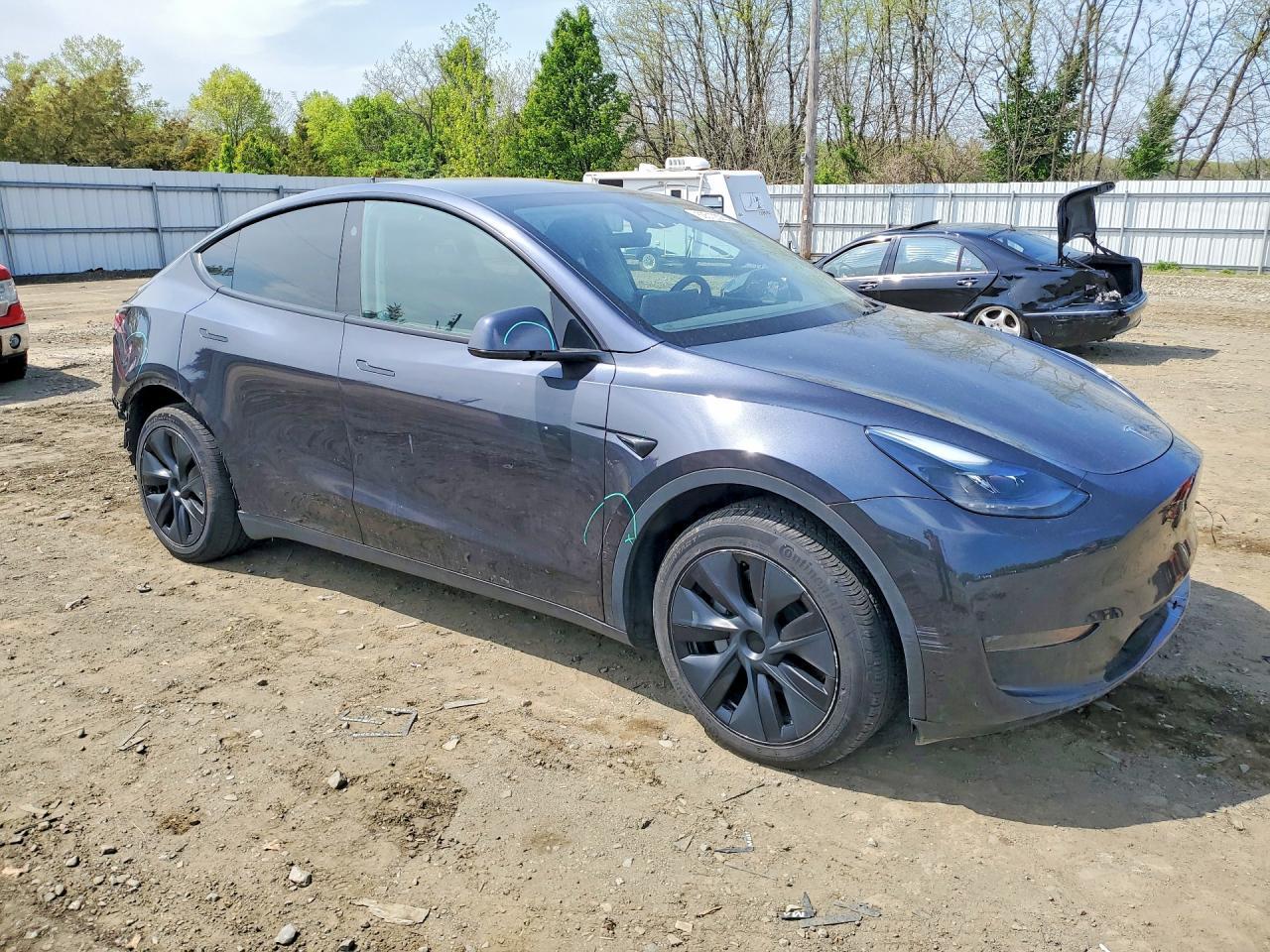 2025 Tesla Model Y - Image 4