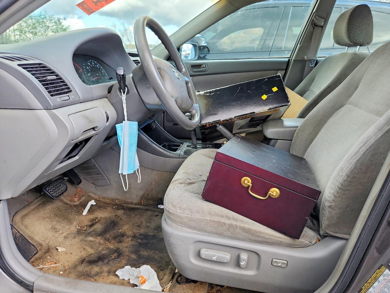 2004 Toyota Camry - Image 7