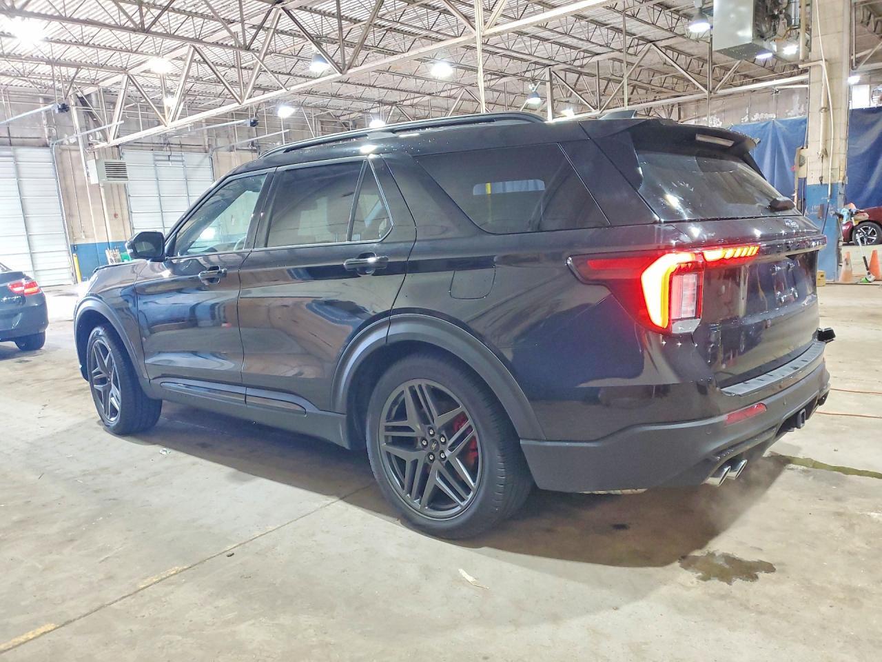 2025 Ford Explorer St - Фото 2