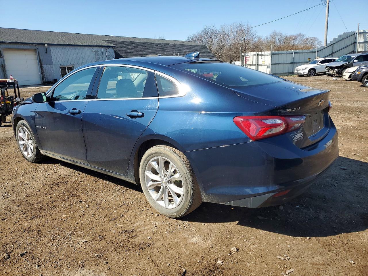 2022 Chevrolet Malibu Lt - Фото 2