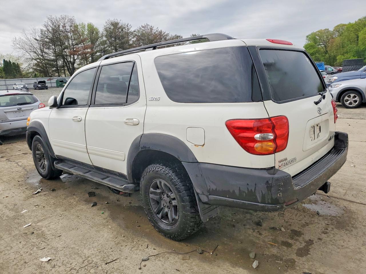 2003 Toyota Sequoia Sr5 - Image 2