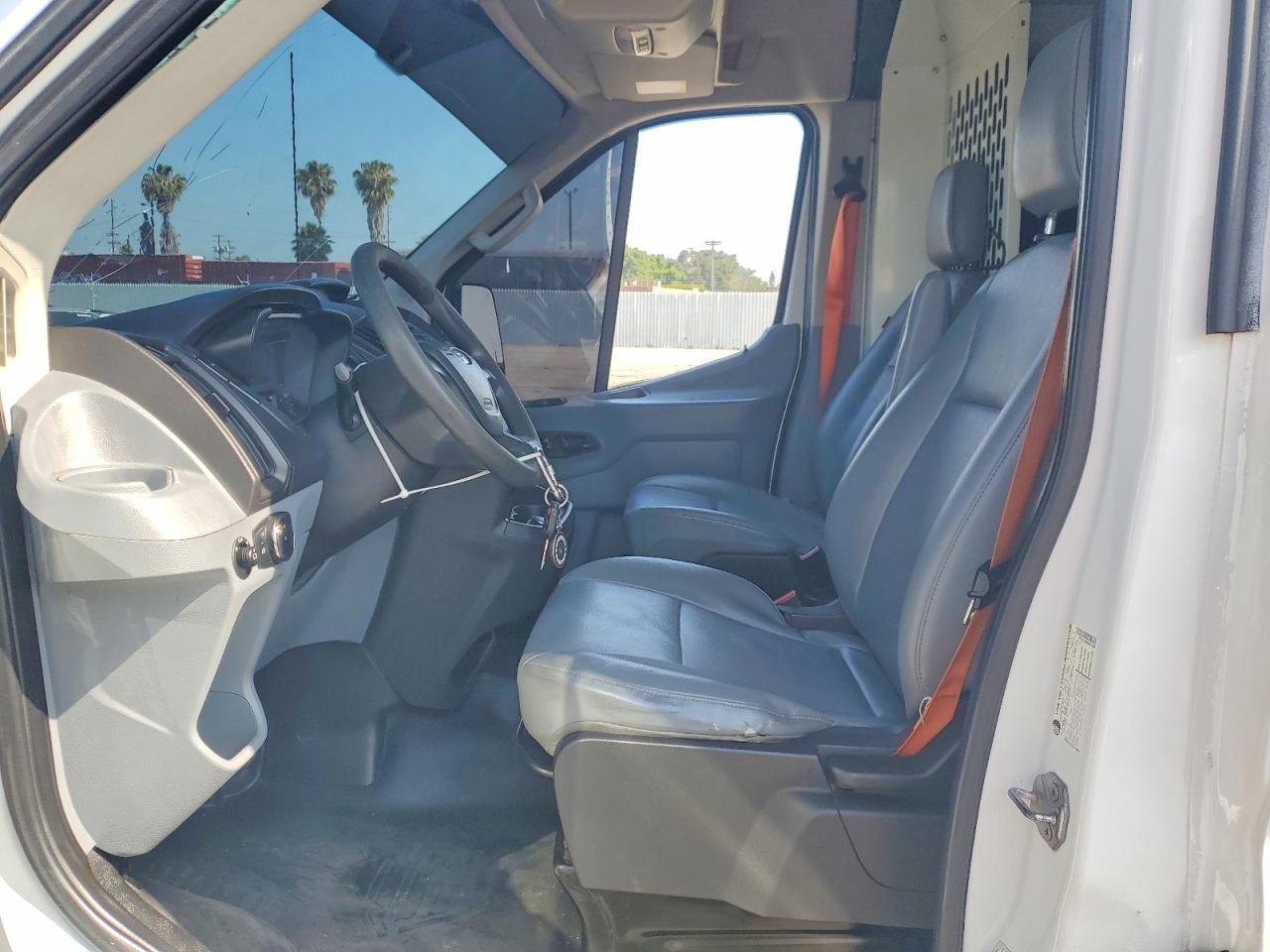 2019 Ford Transit 150 Delivery Van - Фото 7