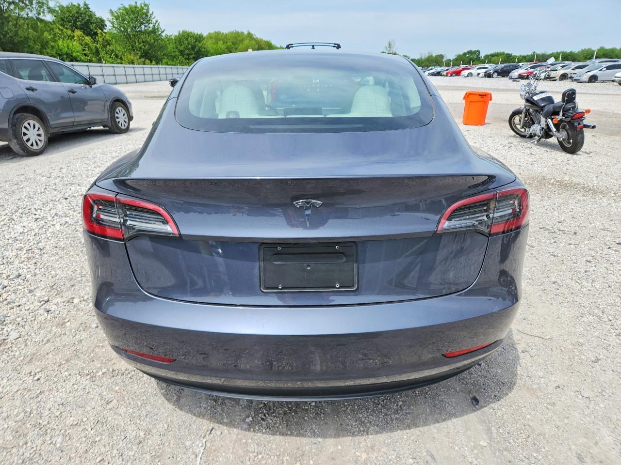 2023 Tesla Model 3 - Фото 6