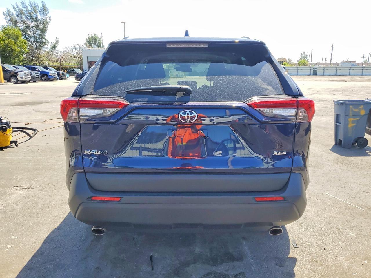 2024 Toyota Rav4 Xle - Image 6