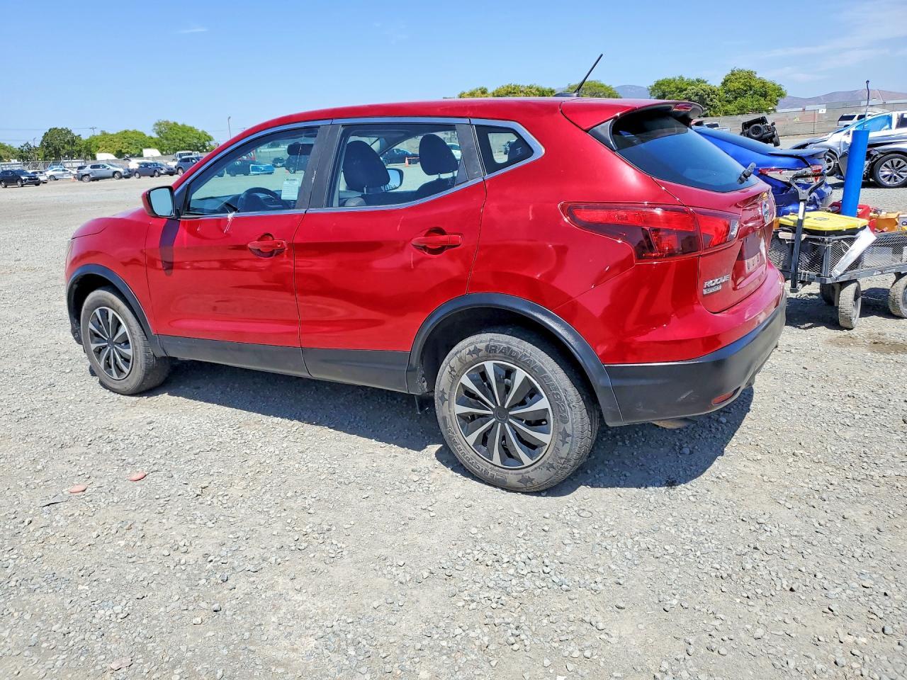 2018 Nissan Rogue Sport S - Image 2