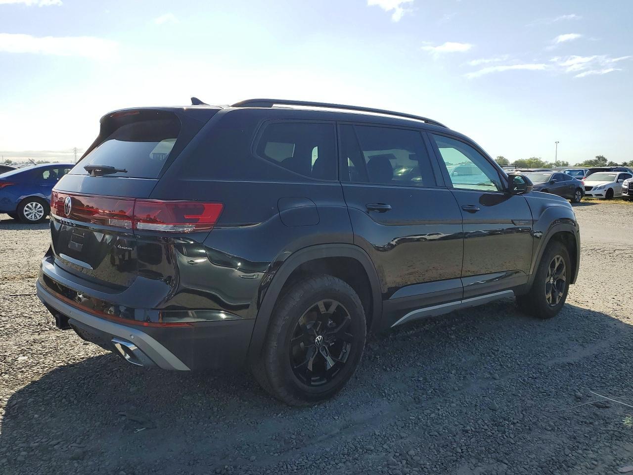 2025 Volkswagen Atlas Peak Edition Se - Image 3