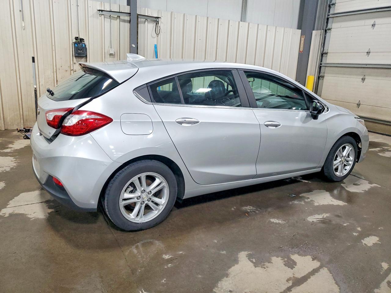 2017 Chevrolet Cruze Lt - Фото 3