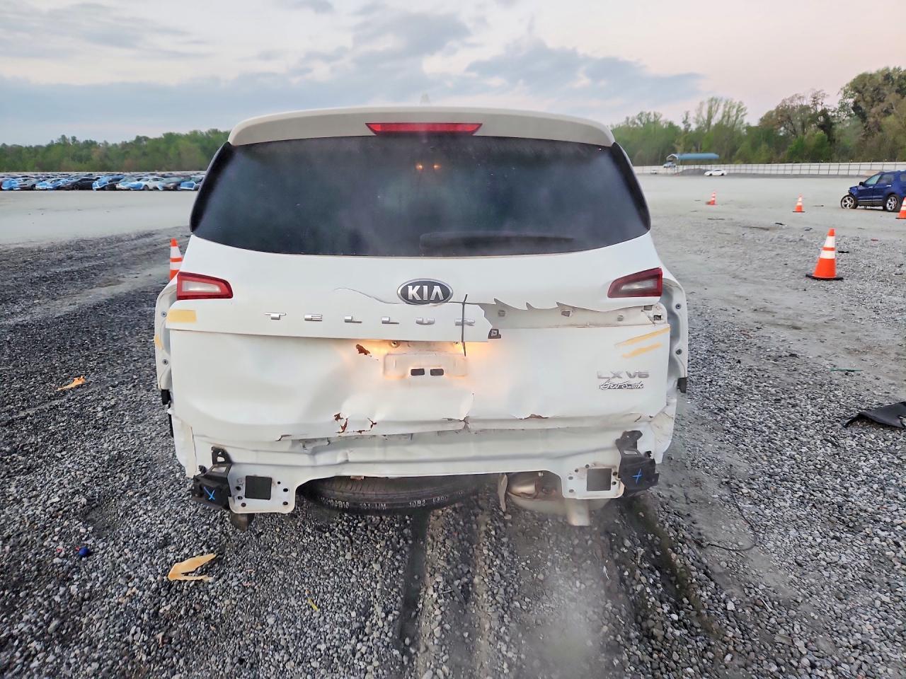 2021 Kia Telluride Lx - Image 6