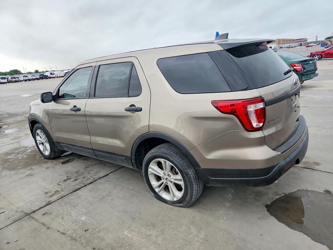 2019 Ford Explorer Police Interceptor - Image 2