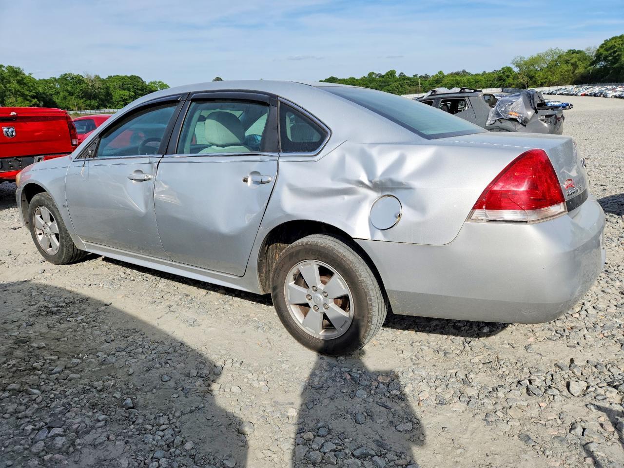 2010 Chevrolet Impala Lt - Image 2