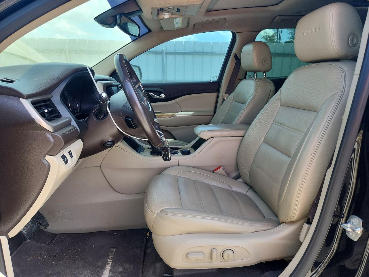 2019 GMC Acadia Denali - Image 7