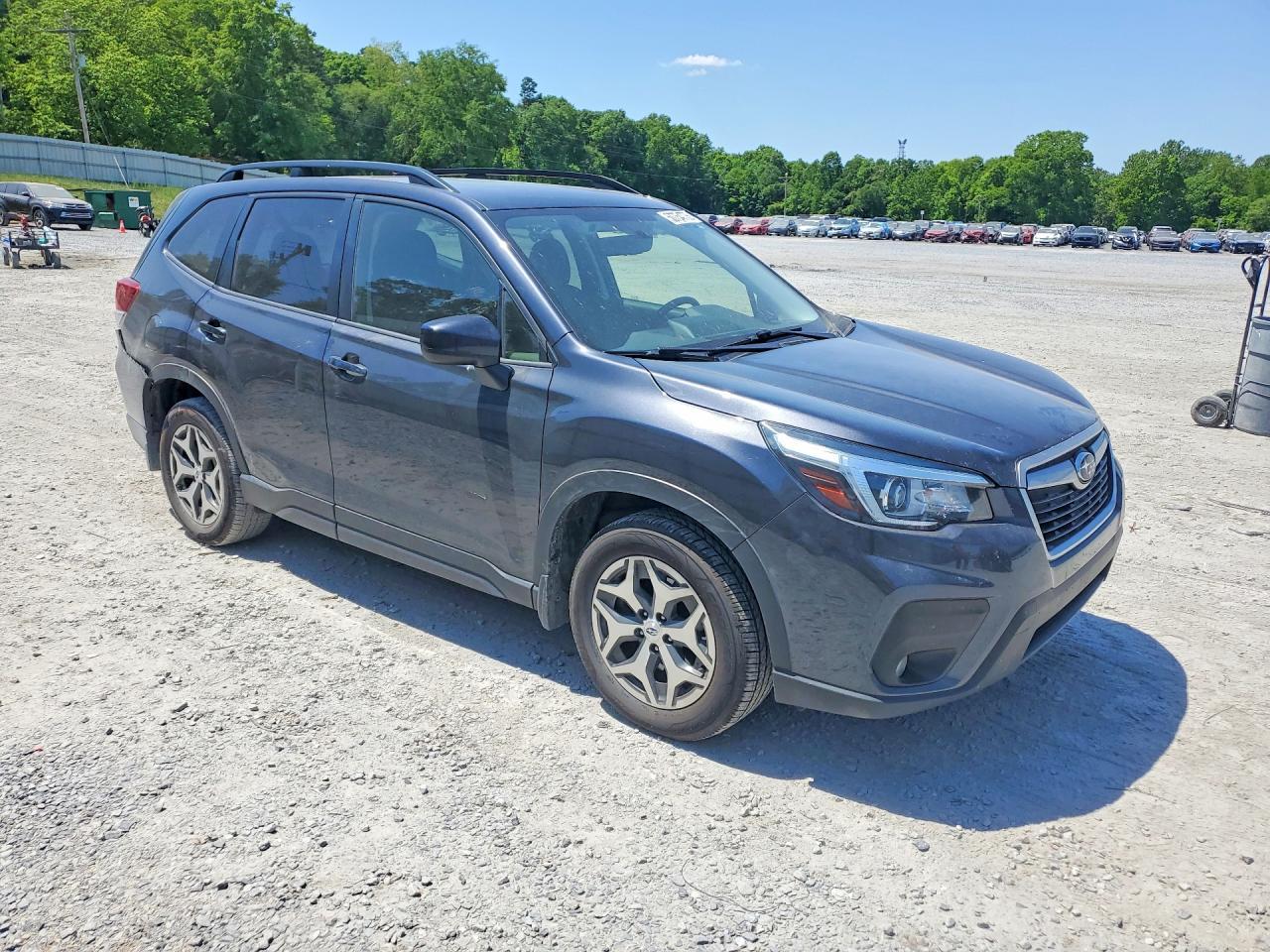 2019 Subaru Forester Premium - Image 4
