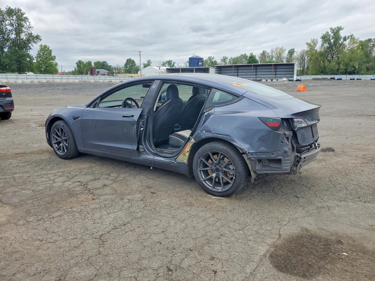 2022 Tesla Model 3 - Фото 2
