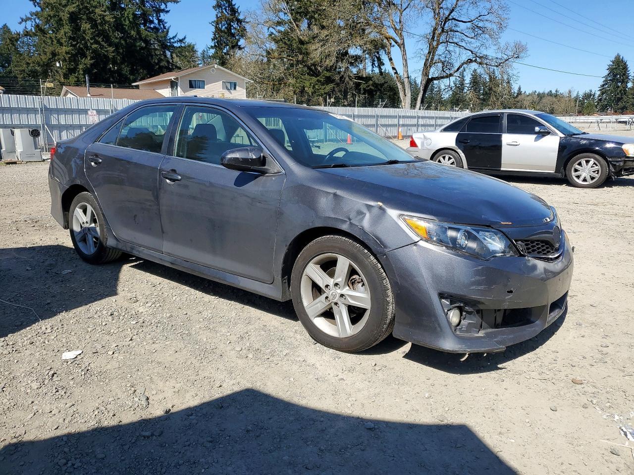2012 Toyota Camry Se - Image 4